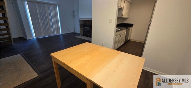 Building Photo - 602 Ravens Crest Dr