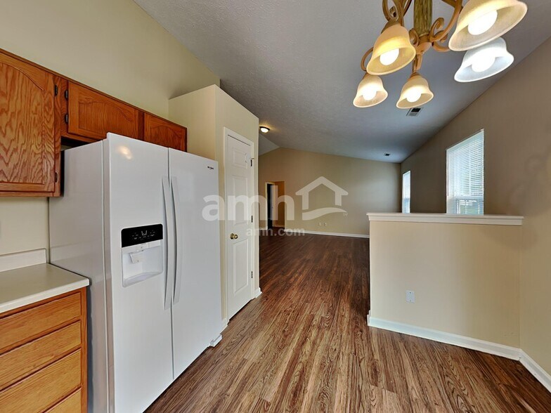 Building Photo - 6305 Blakeview Dr