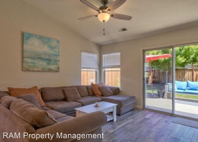 Building Photo - 4 br, 2 bath House - 9270 Loganberry Dr