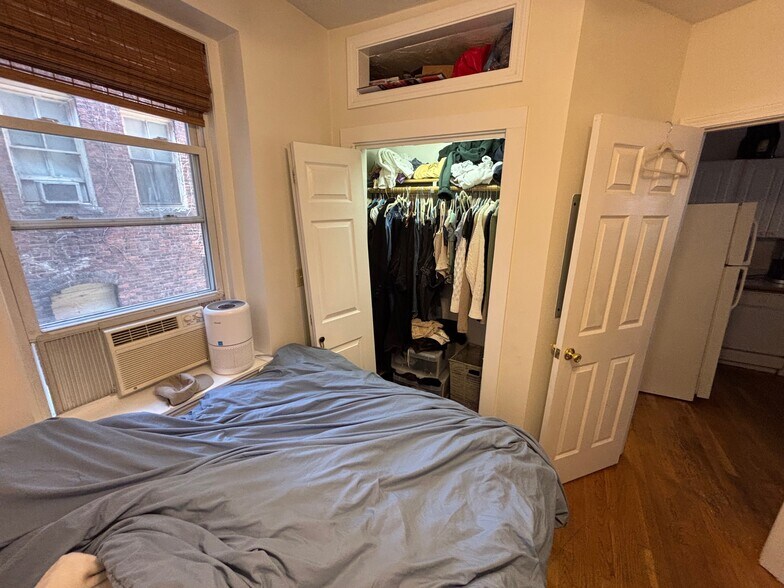 Building Photo - 19 Irving St