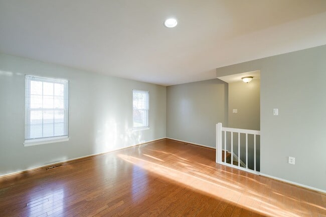 Building Photo - Beautiful Townhome Near Gunner's Lake in Germantown