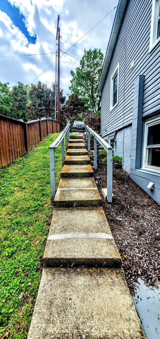 Building Photo - 2226 Cruzen St