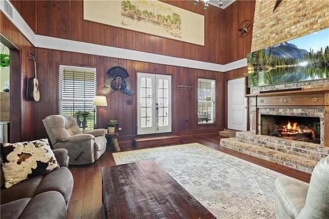Building Photo - 306 E Woodlawn Ranch Rd