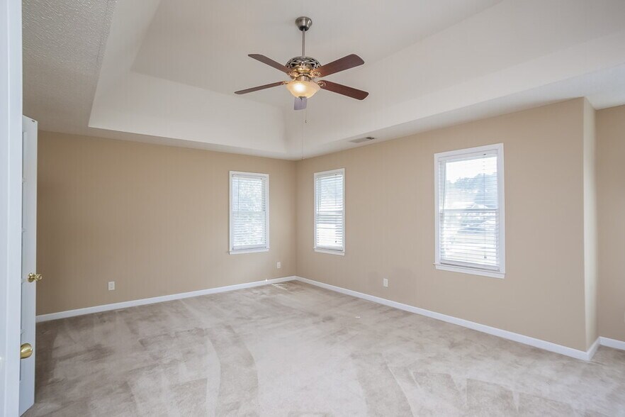 Building Photo - 815 Tynsdale Dr