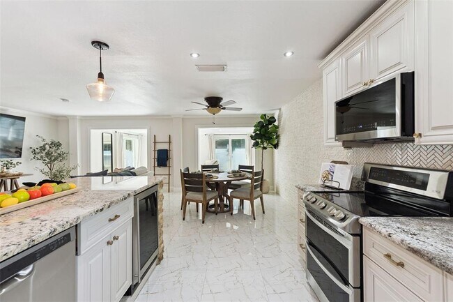 Building Photo - 622 Beverly Ave