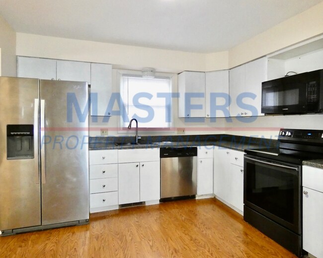 Building Photo - 532 Dussel Dr