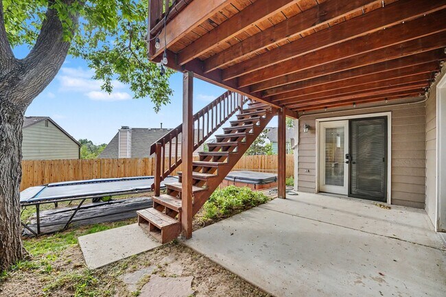Building Photo - 448 Somerset Dr