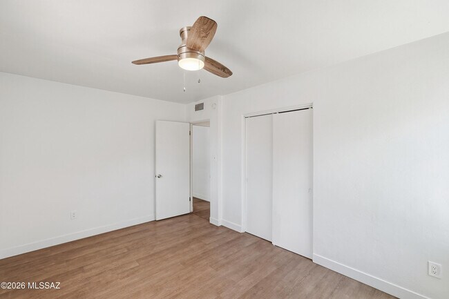 Building Photo - 4026 E Alhambra Pl