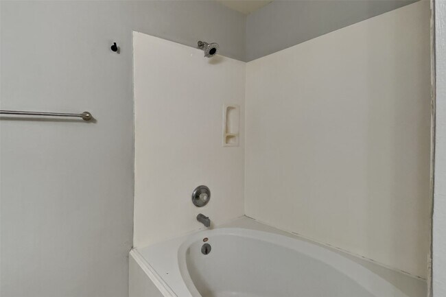 Building Photo - 18203 Campbellford Dr