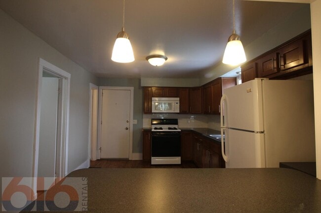 Building Photo - 25 National Ave SW