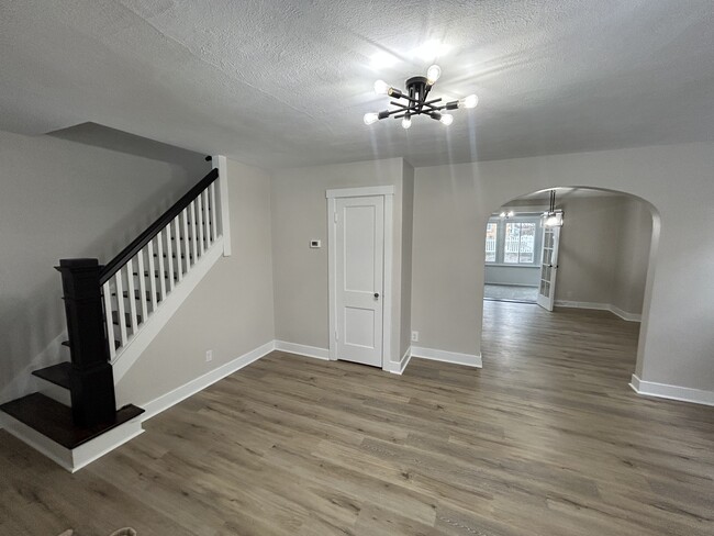 Building Photo - 746 McDonald St