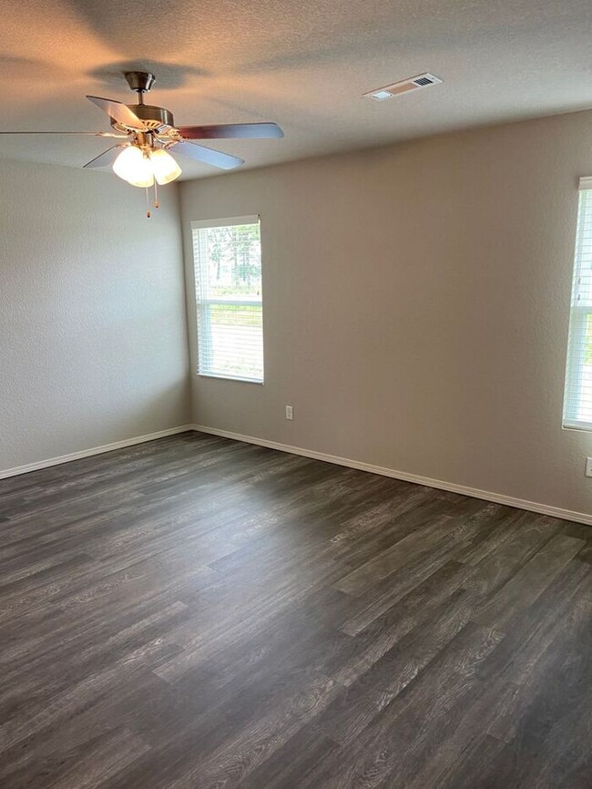 Building Photo - BRAND NEW Three Bedroom | Two Bath Home Lo...