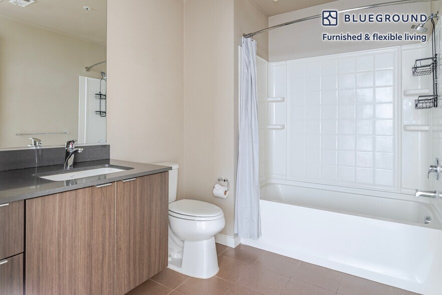 Building Photo - 388 Santana Row