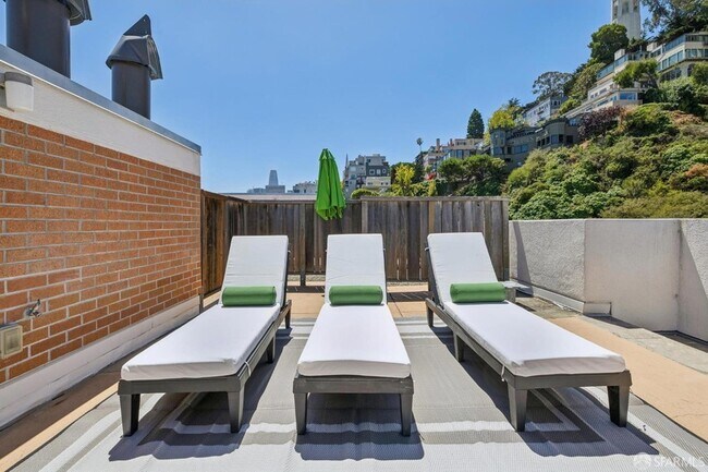 Building Photo - 101 Lombard St