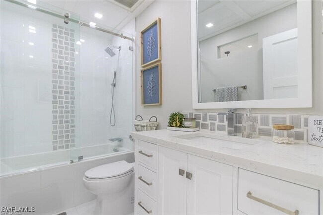 Building Photo - 5544 Lago Villaggio Way
