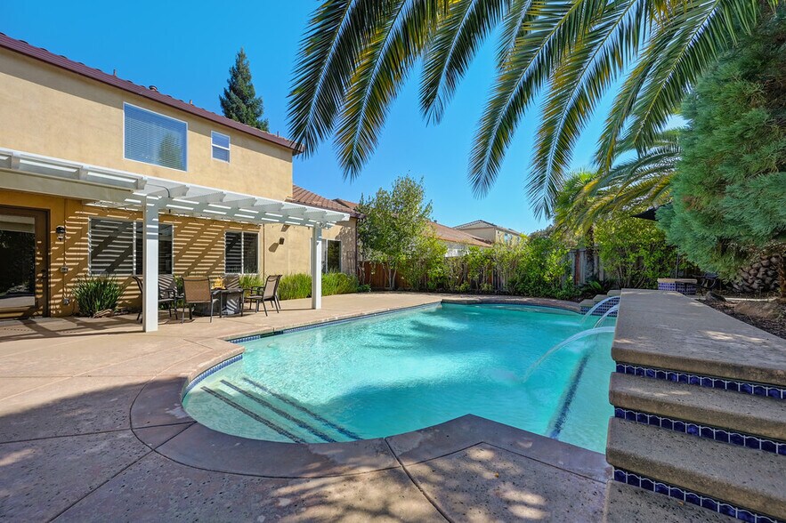 Building Photo - 8441 Briggs Dr