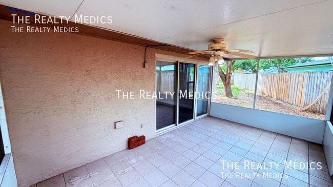 Building Photo - 3640 S St Lucie Dr