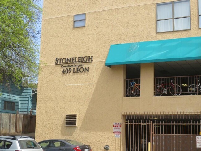 Building Photo - 2409 Leon St