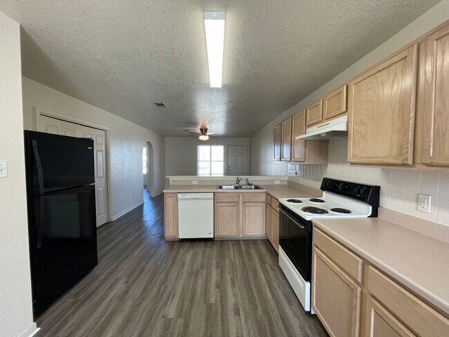 Building Photo - 1606 Dugger Cir