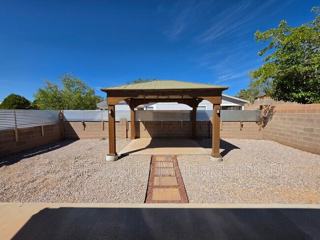Building Photo - 4819 Platinum Loop NE