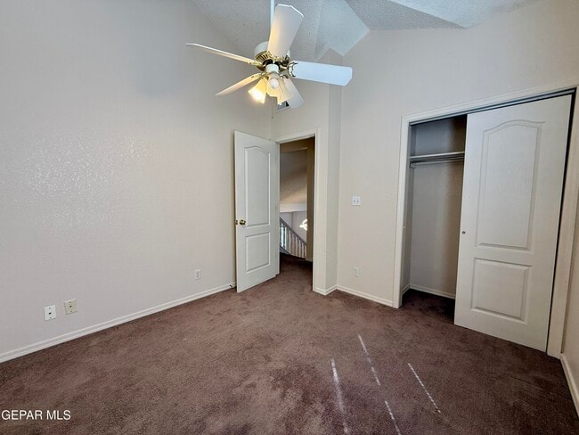 Building Photo - 7404 Luz De Lumbre Ave