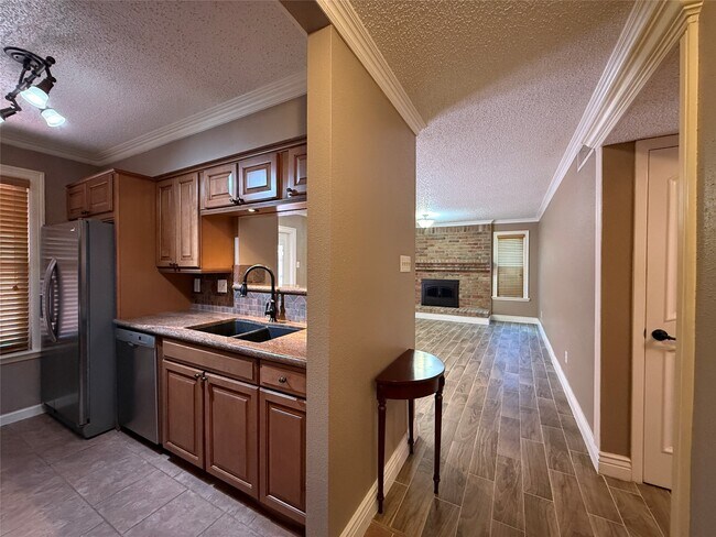 Building Photo - 10555 Turtlewood Ct