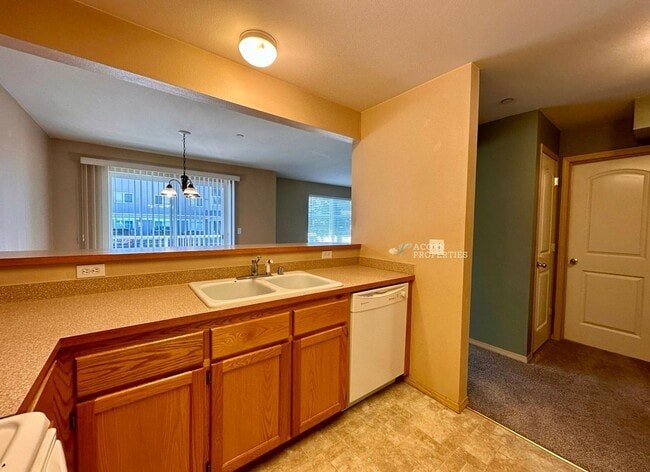 Building Photo - 1670 SW Mulberry Pl