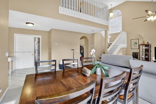 Building Photo - 9481 Oak Grove Cir