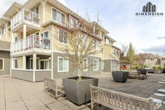 Building Photo - Beautifully Remodeled Studio in a Prime Lo...