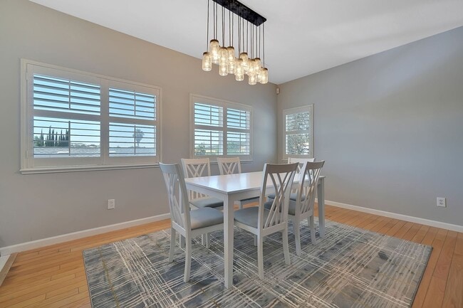 Building Photo - Copperopolis 3 Bd. / 2 Ba. Lake Access Fur...