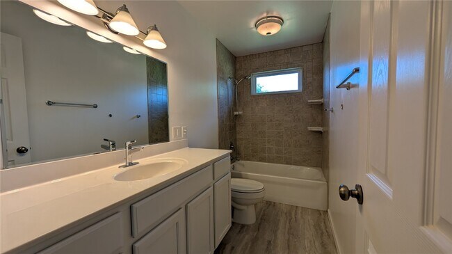 Building Photo - 3220 Highgate Ln