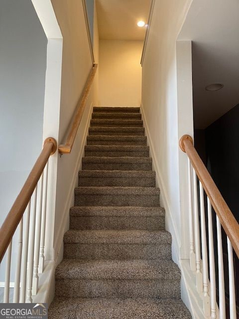 Building Photo - 605 Applegate Ln