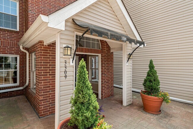 Building entrance - 3309 Wyndham Cir