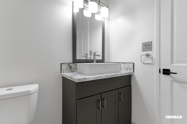 Building Photo - Charming 2BR Condo in Fresno