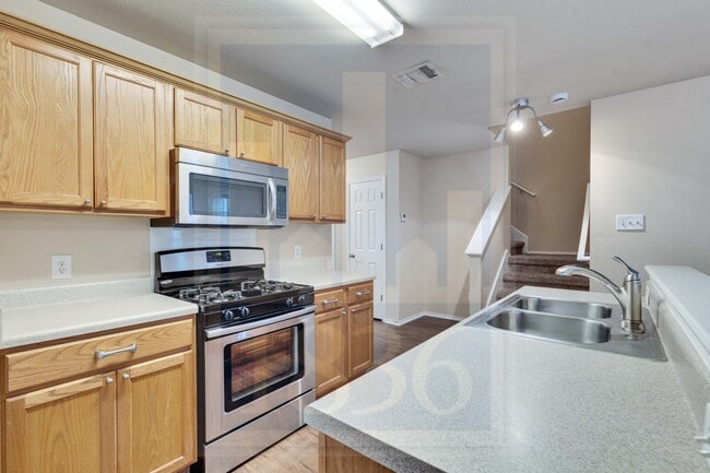 Building Photo - 2311 Bluffstone Dr
