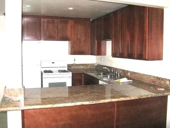 Building Photo - Spacious 5BR Home Just Steps from SDSU – Available August 2026