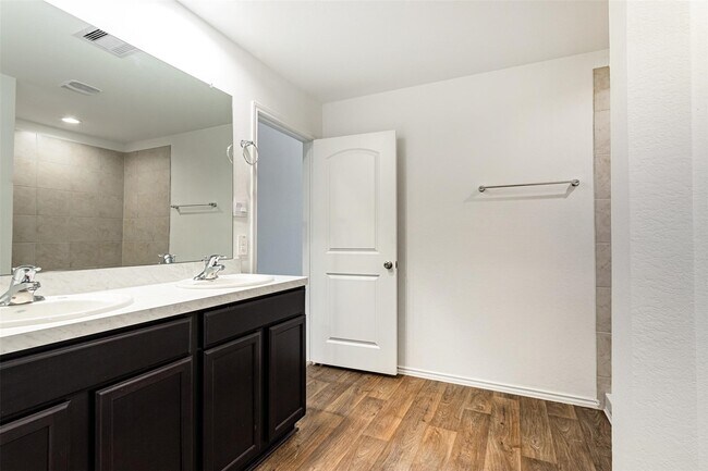 Building Photo - 21311 Violet Dusk Dr