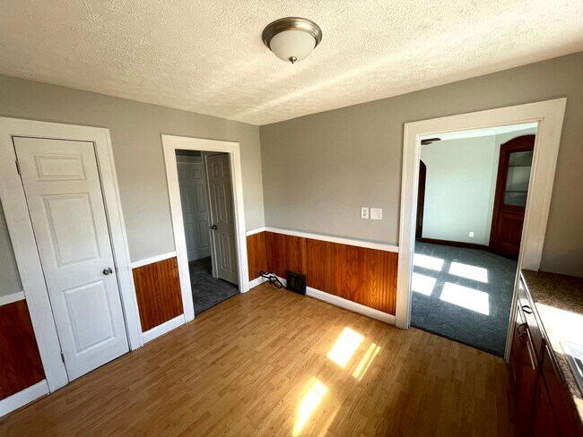 Building Photo - 6711 Dartworth Dr