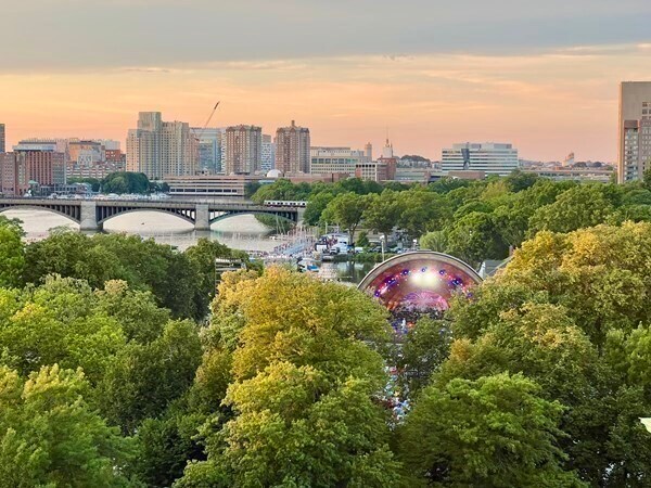 Building Photo - 122 Beacon St