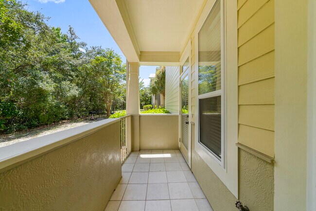 Building Photo - 11 S Wildflower Dr