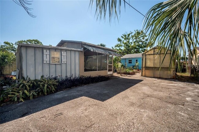 Building Photo - 3811 44th Ave N