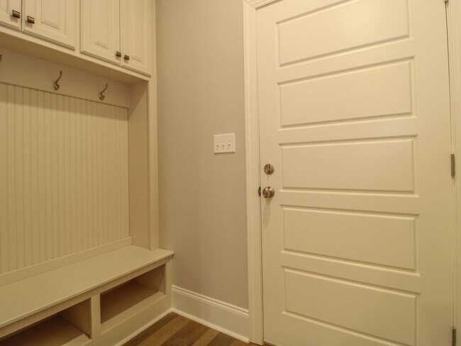 Building Photo - 22921 Cherry Hills Ln