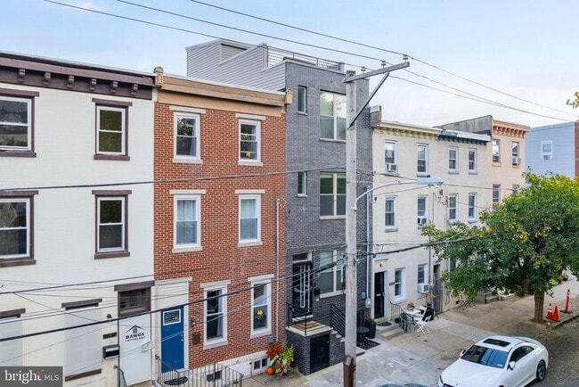 Building Photo - 1744 Vineyard St
