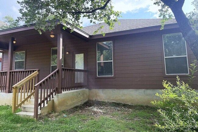 Building Photo - 4807 Barboli St