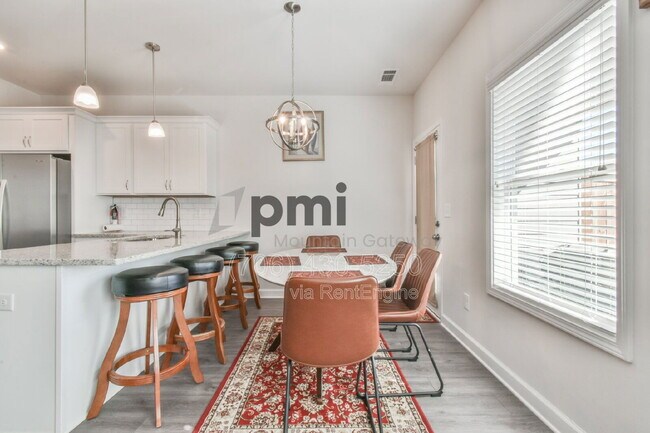 Building Photo - 6306 Pne Rdg Pt