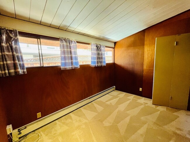 Building Photo - Stunning 4 Bed 2 Bath Eichler near Midtown...
