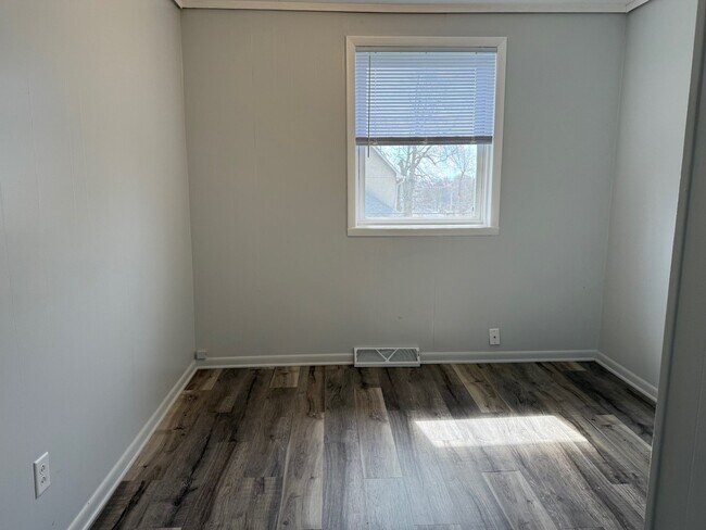 Building Photo - 826 N Spalding St