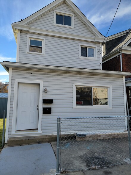 Front of House - 307 Rustic Ave