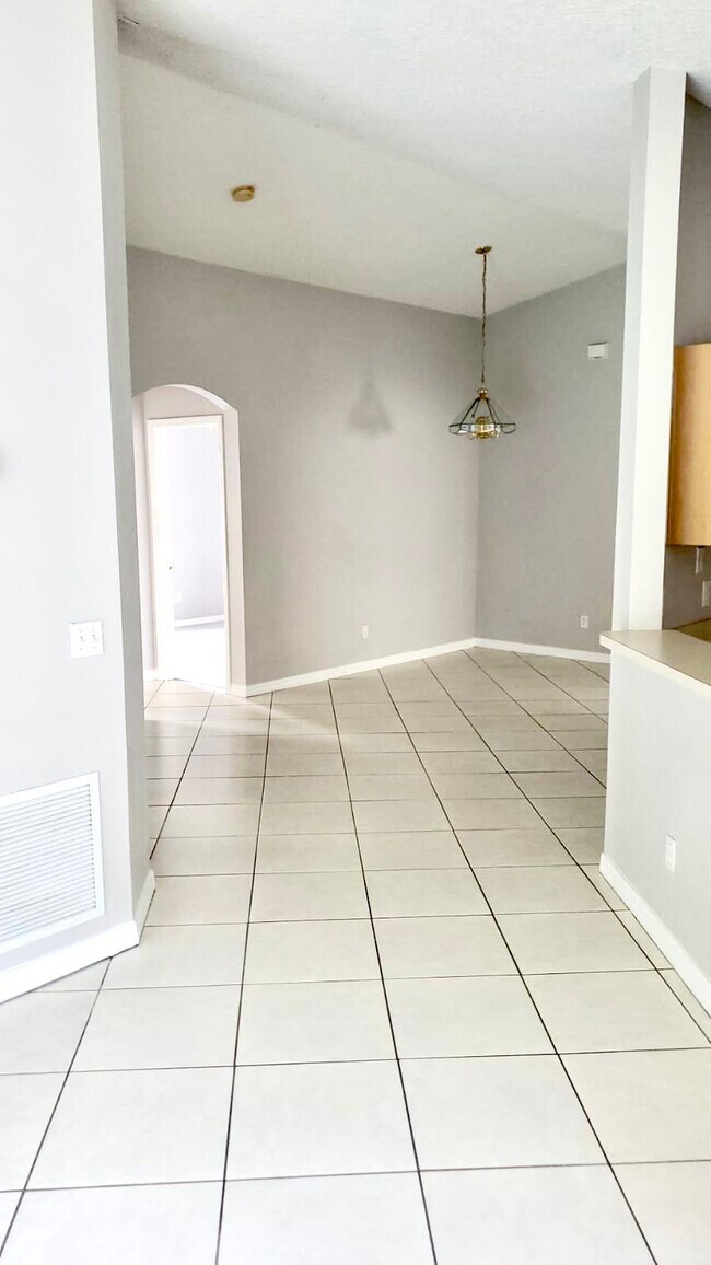 Building Photo - 12750 Sophiamarie Loop