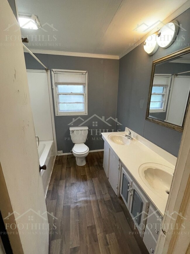 Building Photo - 124 Pickens Cir